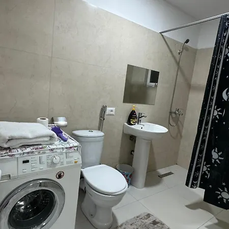 Apartment Es Tirana